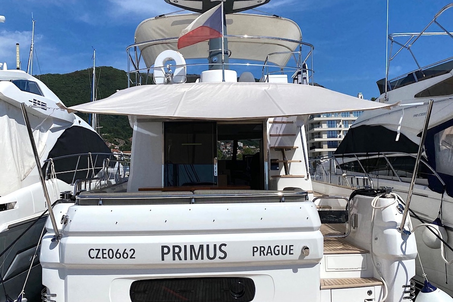 Экстерьер Azimut Magellano 53