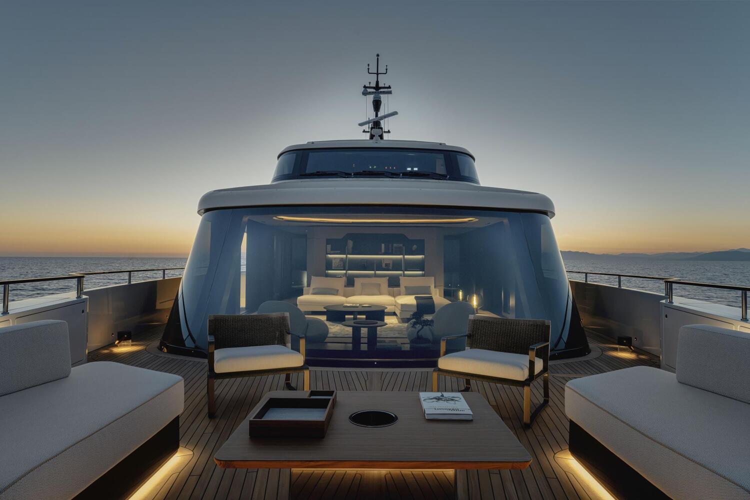 G44M Bow Lounge