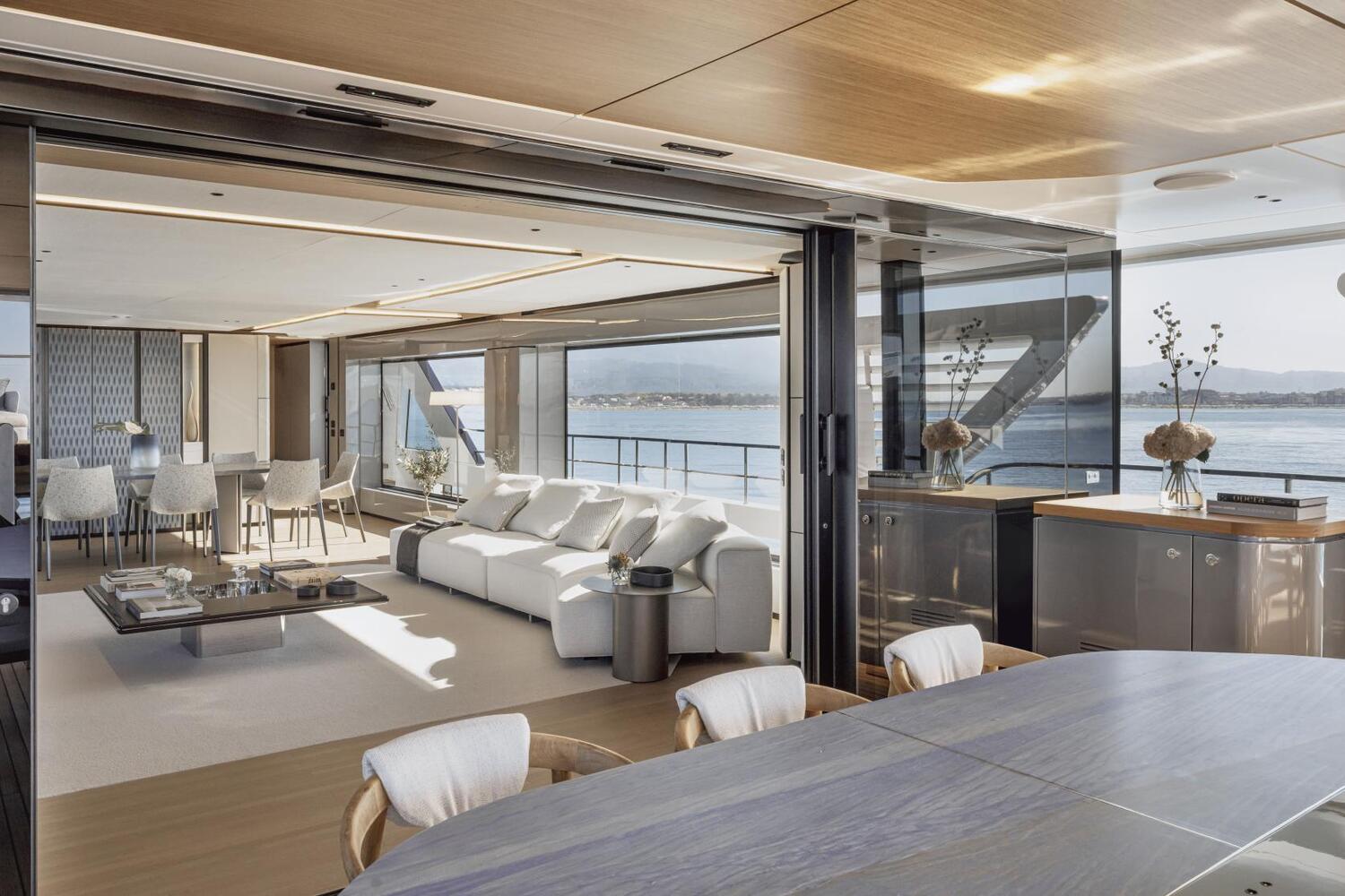 G44M Main Salon 3