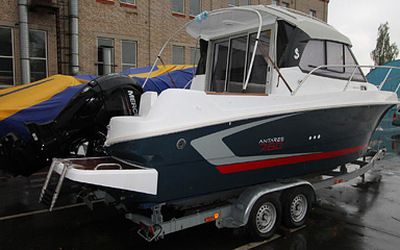 Монтаж оборудования и двигателя MERCURY 150 на катер Beneteau Antares 7.80