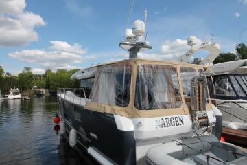Монтаж дополнительного оборудования на яхту Azimut 43HT Magellano