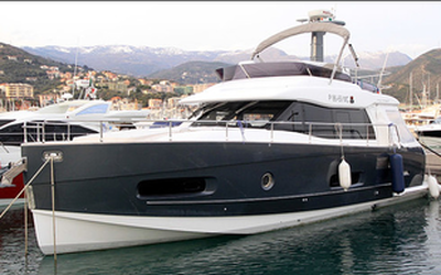 Монтаж дополнительного оборудования и пошив тента на яхту Azimut Magellano 43 FLY