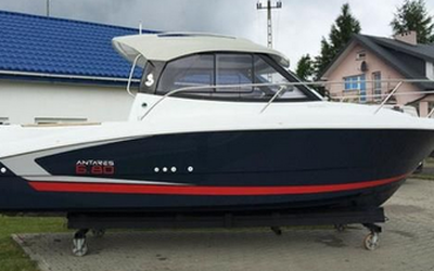 Монтаж оборудования и подвесного двигателя на катер Beneteau Antares 6.80