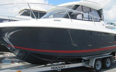 Монтаж оборудования и двигателя YAMAHA 150 на Beneteau Antares 7.80