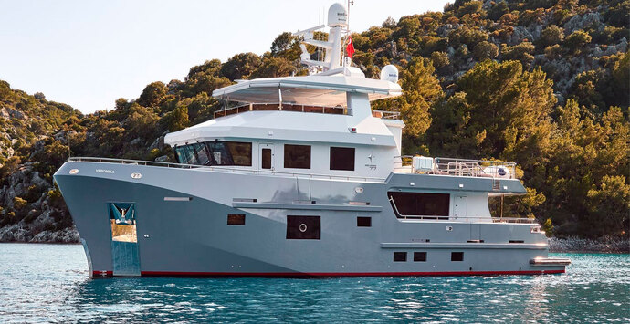Bering B77