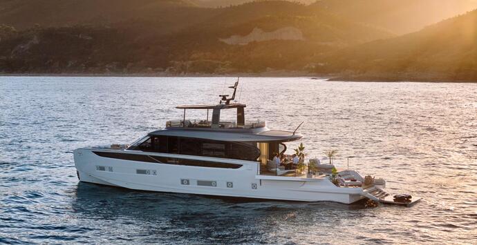 Azimut Seadeck 9