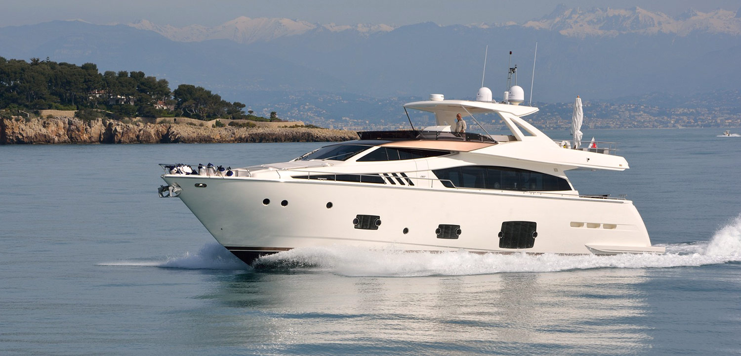 Ferretti 800