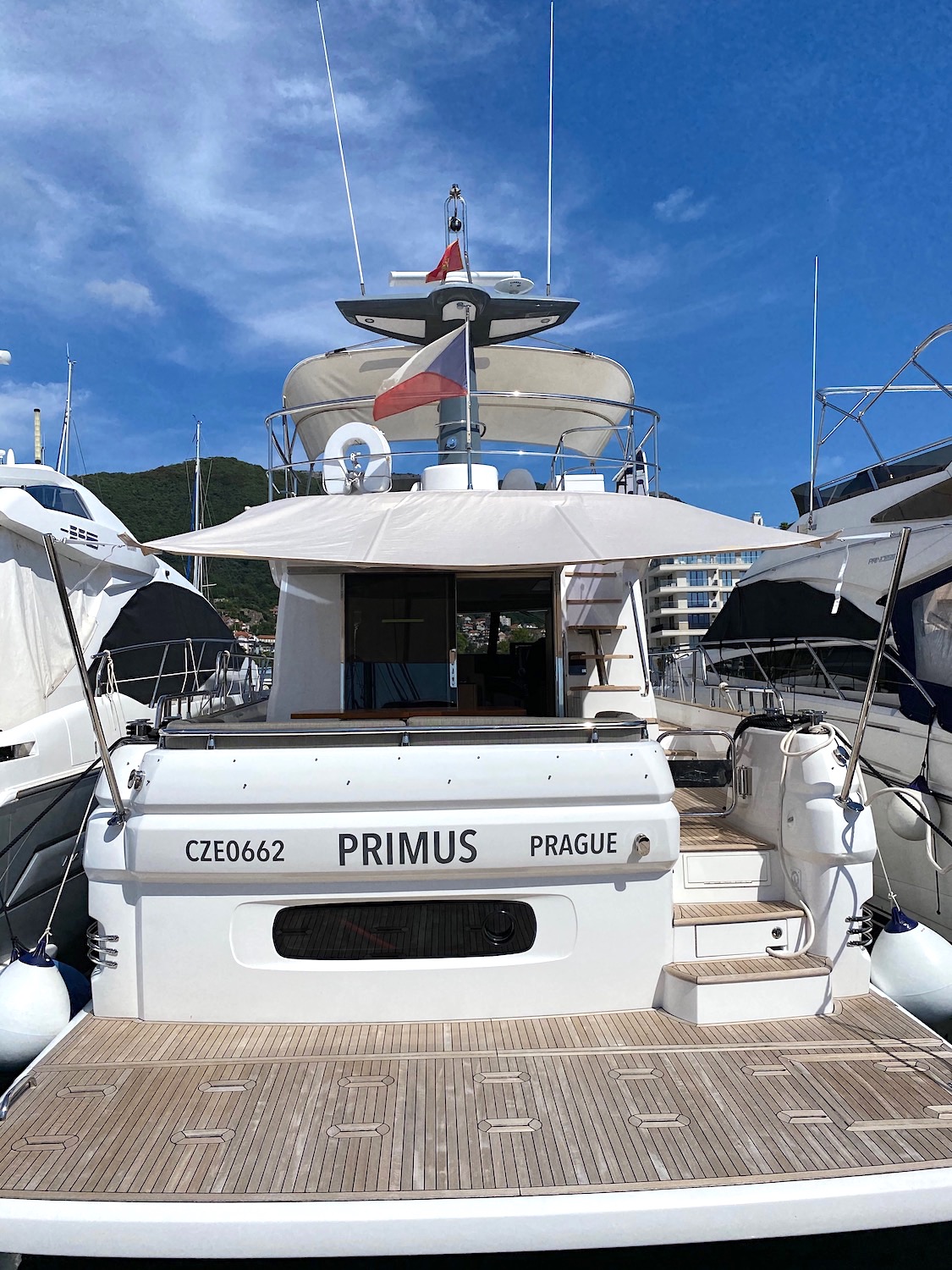 Экстерьер Azimut Magellano 53