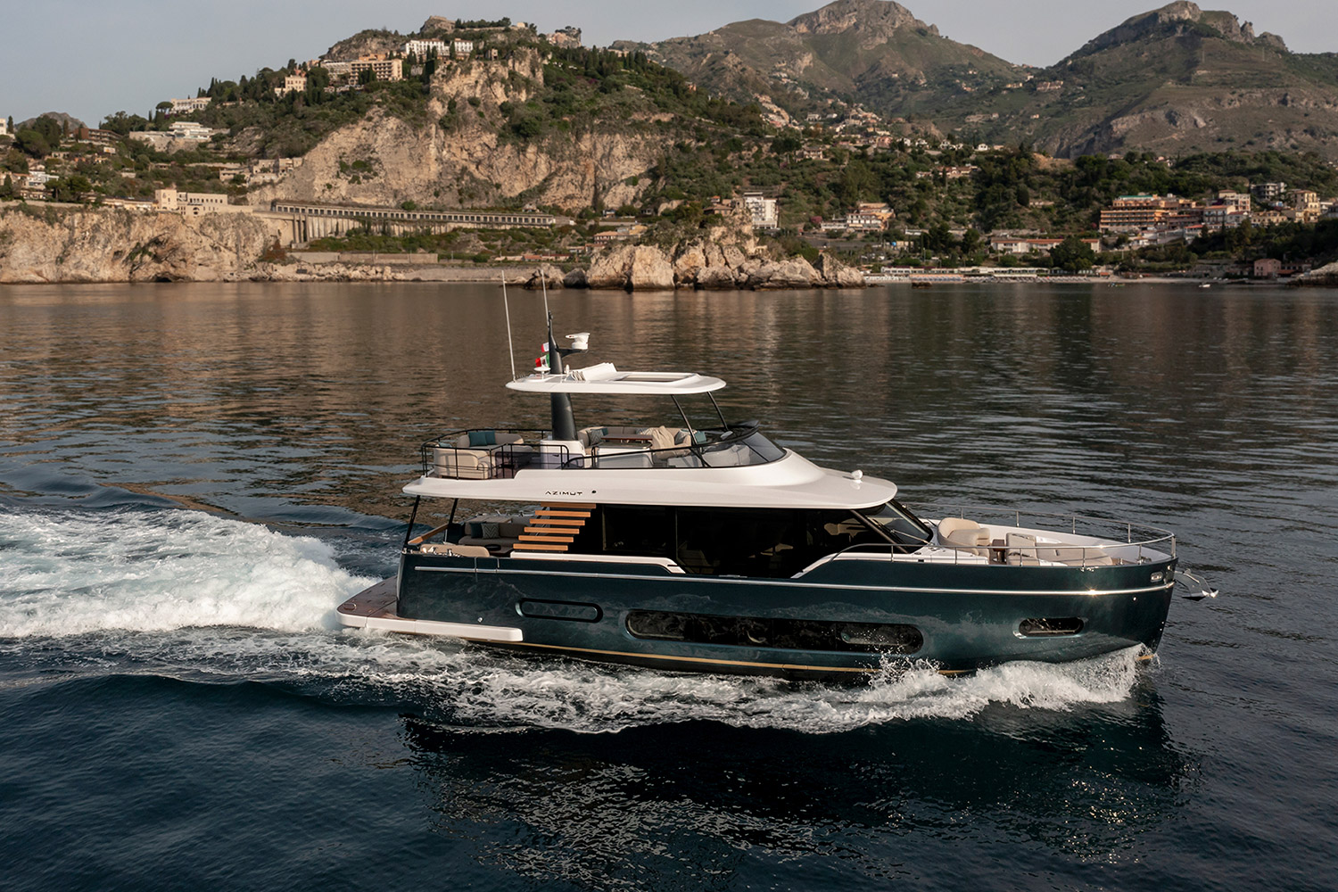 Экстерьер Magellano 60