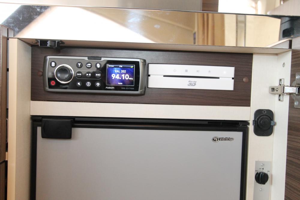 Монтаж дополнительного оборудования. Сдача новой яхты Azimut 55S