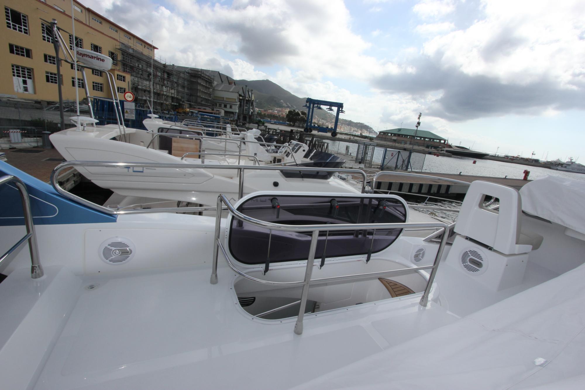 Монтаж AIS 650. Установка музыкальной системы и SAT тв на Azimut