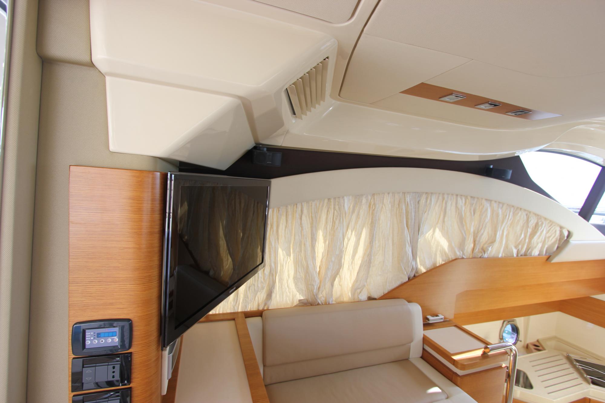 Монтаж AIS 650. Установка музыкальной системы и SAT тв на Azimut