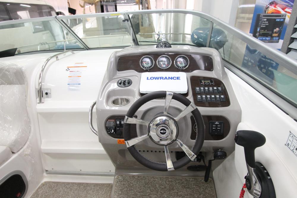 Монтаж дополнительного оборудования, тюнинг яхты Chaparral 270 Signature