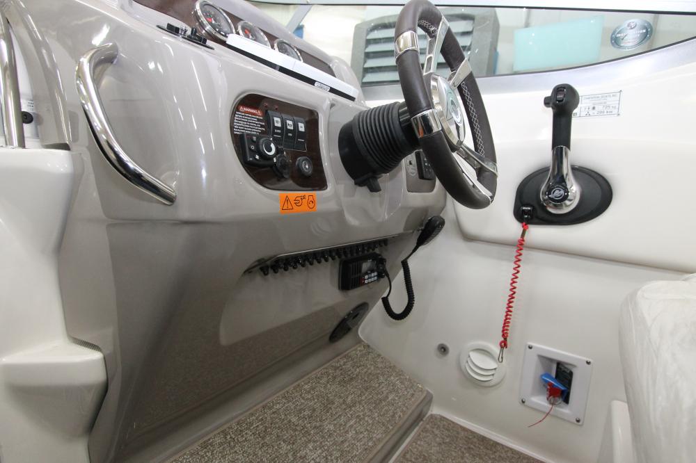 Монтаж дополнительного оборудования, тюнинг яхты Chaparral 270 Signature