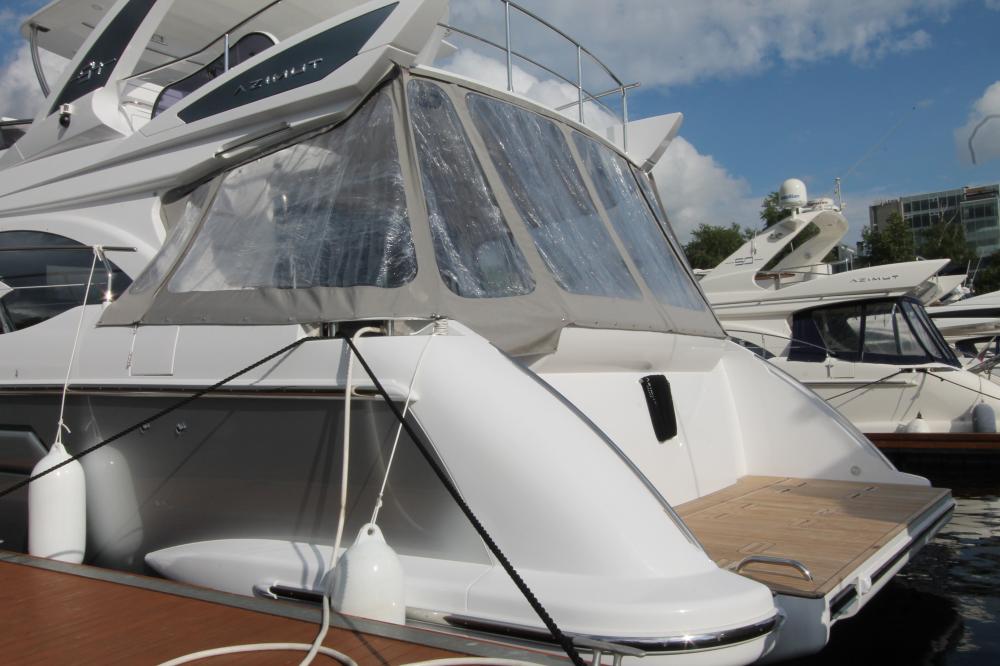 Монтаж дополнительного оборудования на яхту Azimut. Пошив тентов