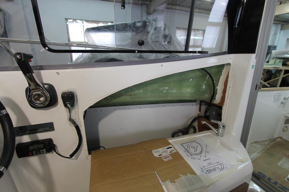 Монтаж оборудования и подвесного двигателя на катер Beneteau Antares 6.80