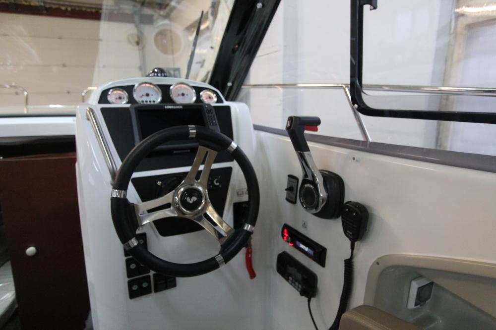 Монтаж оборудования и подвесного двигателя на катер Beneteau Antares 6.80