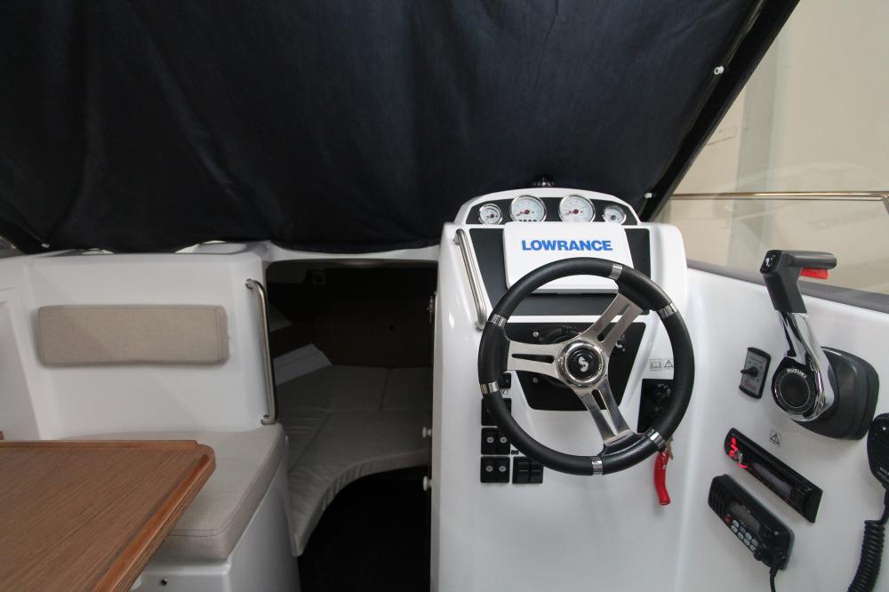 Монтаж оборудования и подвесного двигателя на катер Beneteau Antares 6.80