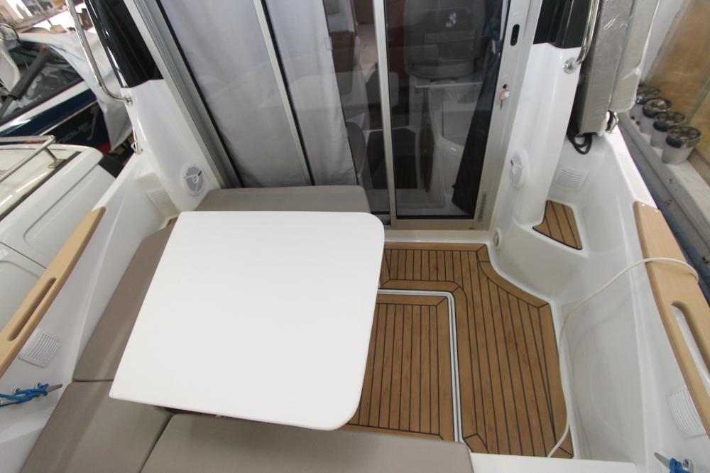 Монтаж оборудования и подвесного двигателя на катер Beneteau Antares 6.80