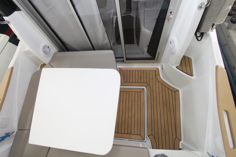 Монтаж оборудования и подвесного двигателя на катер Beneteau Antares 6.80
