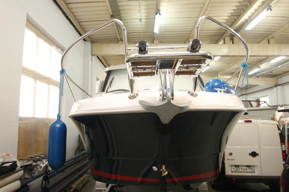 Монтаж оборудования и подвесного двигателя на катер Beneteau Antares 6.80