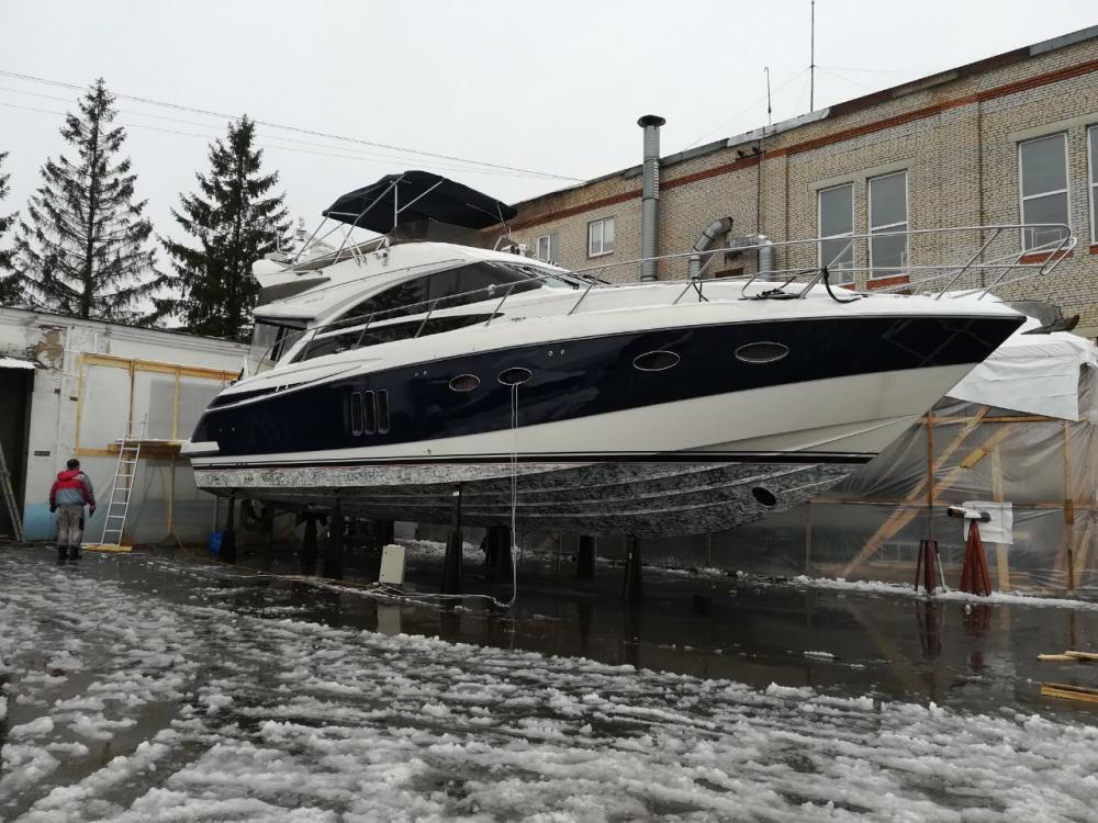 Окраска бортов моторной яхты