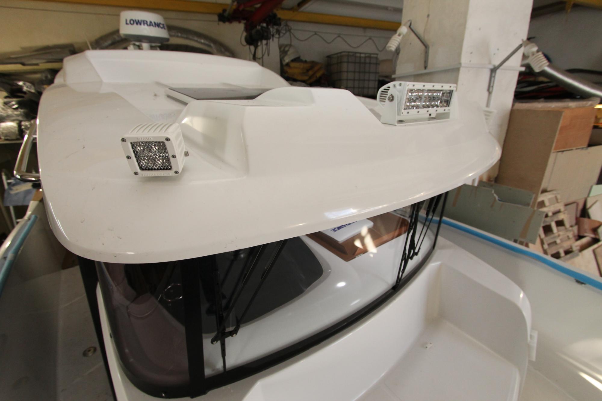 Монтаж оборудования и двух двигателей SUZUKI 250 на катер Beneteau 9 Barracuda