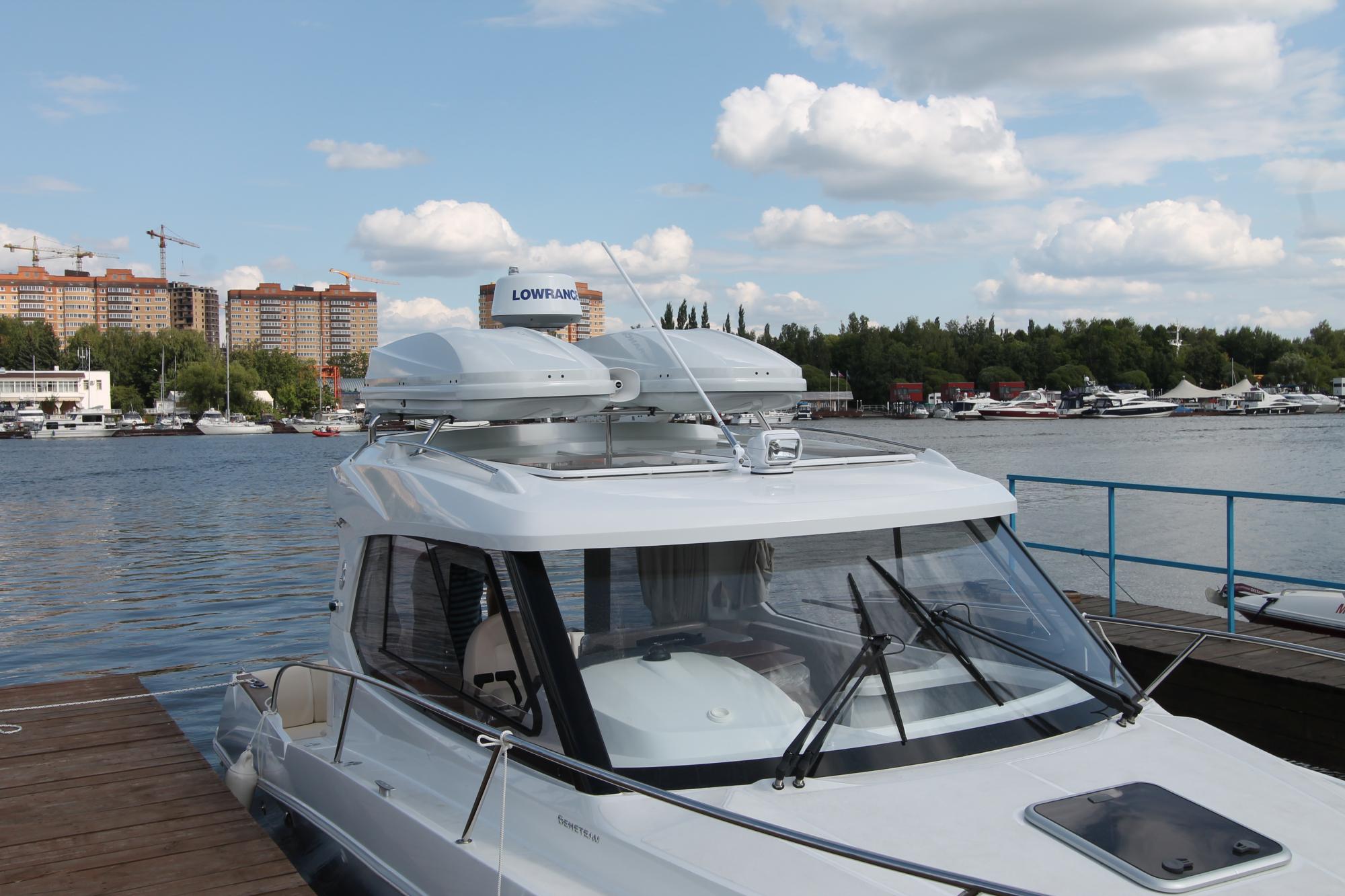 Монтаж оборудования и двух двигателей MERCURY 150 на Beneteau 8.80