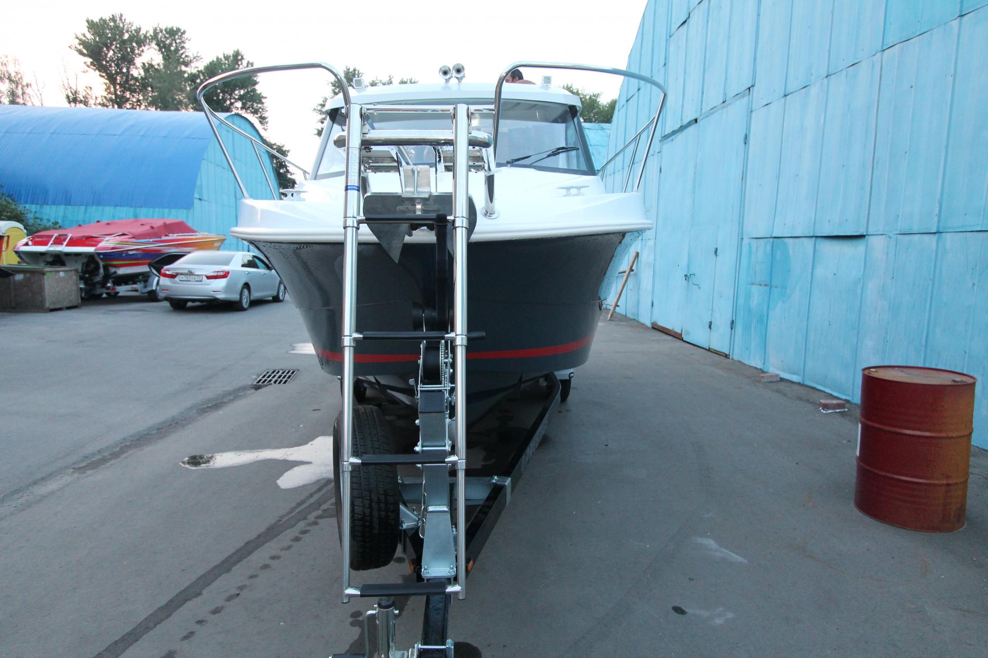 Монтаж оборудования и двигателя YAMAHA 150 на Beneteau Antares 7.80