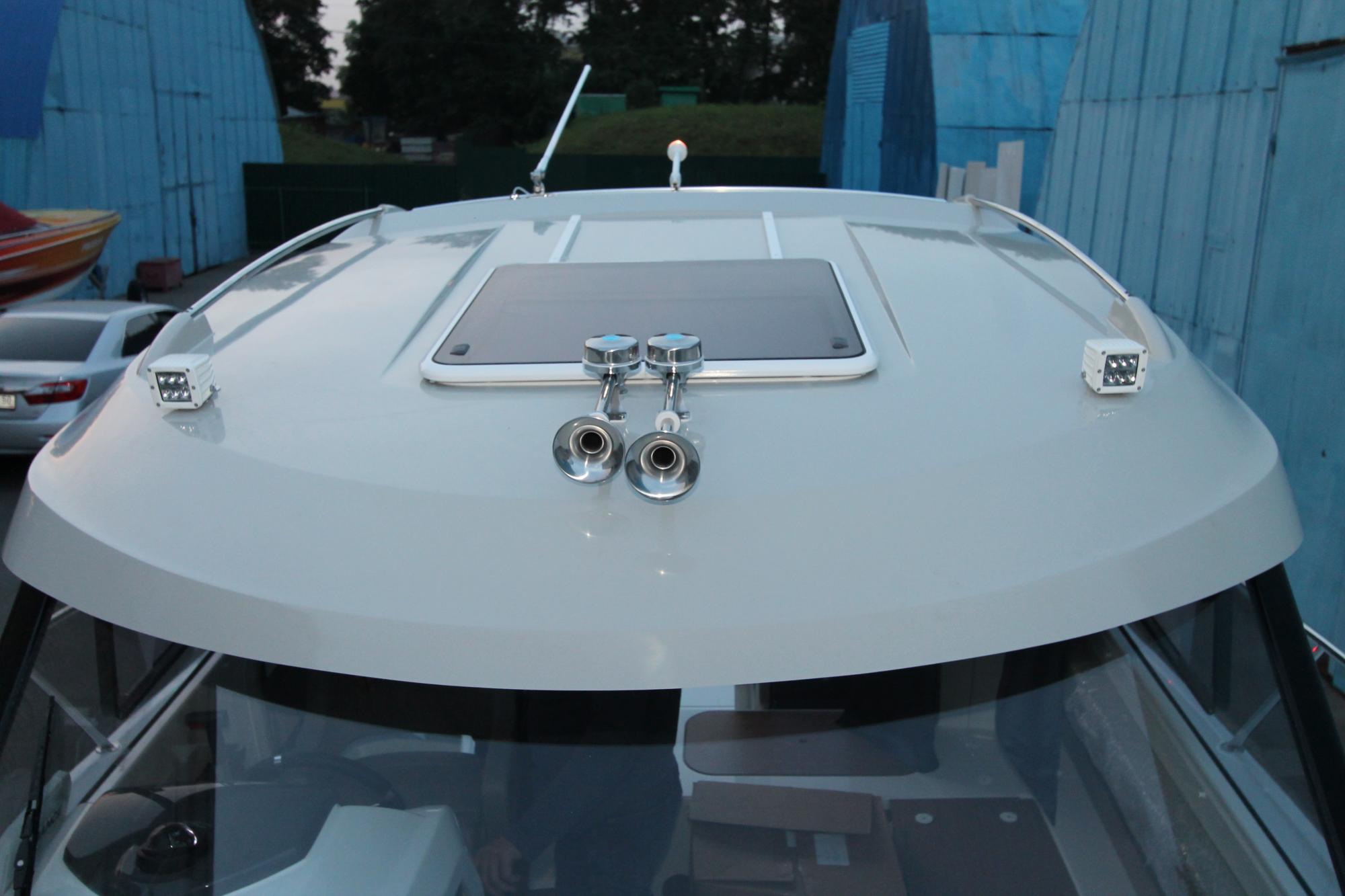 Монтаж оборудования и двигателя YAMAHA 150 на Beneteau Antares 7.80