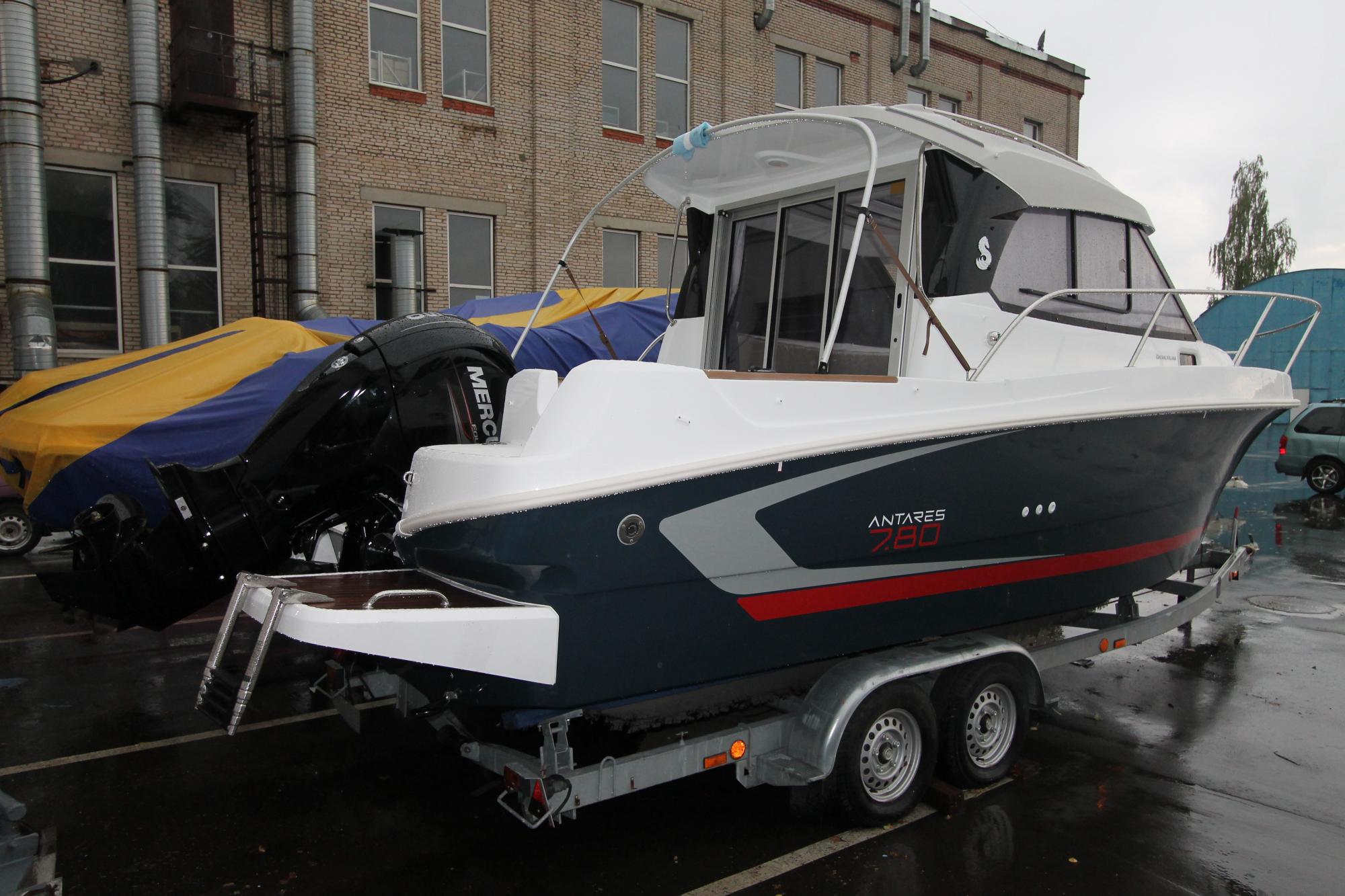 Монтаж оборудования и двигателя MERCURY 150 на катер Beneteau Antares 7.80