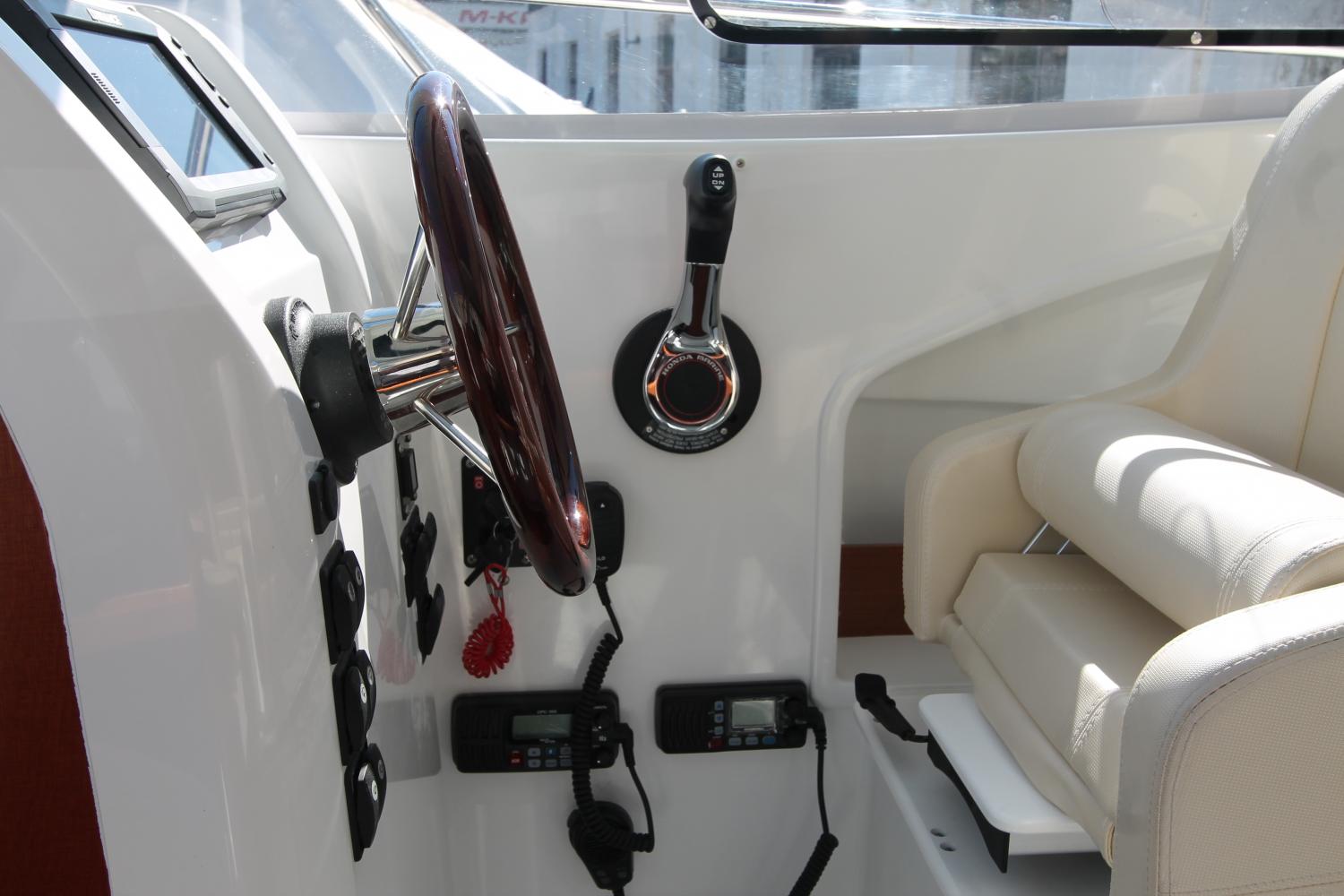 Монтаж оборудования и ПЛМ HONDA 115 на катер Beneteau Antares 6.80