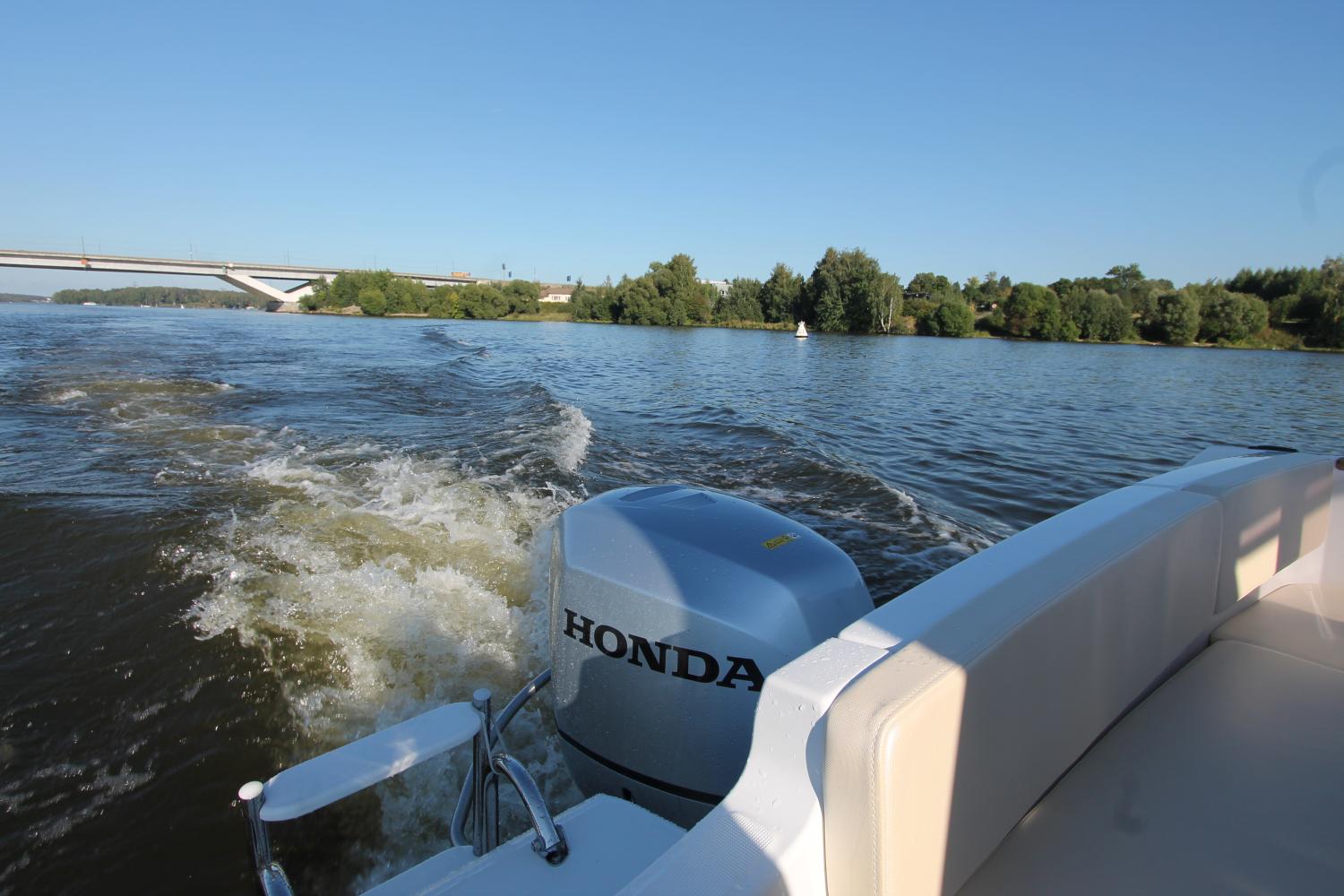 Монтаж оборудования и ПЛМ HONDA 115 на катер Beneteau Antares 6.80