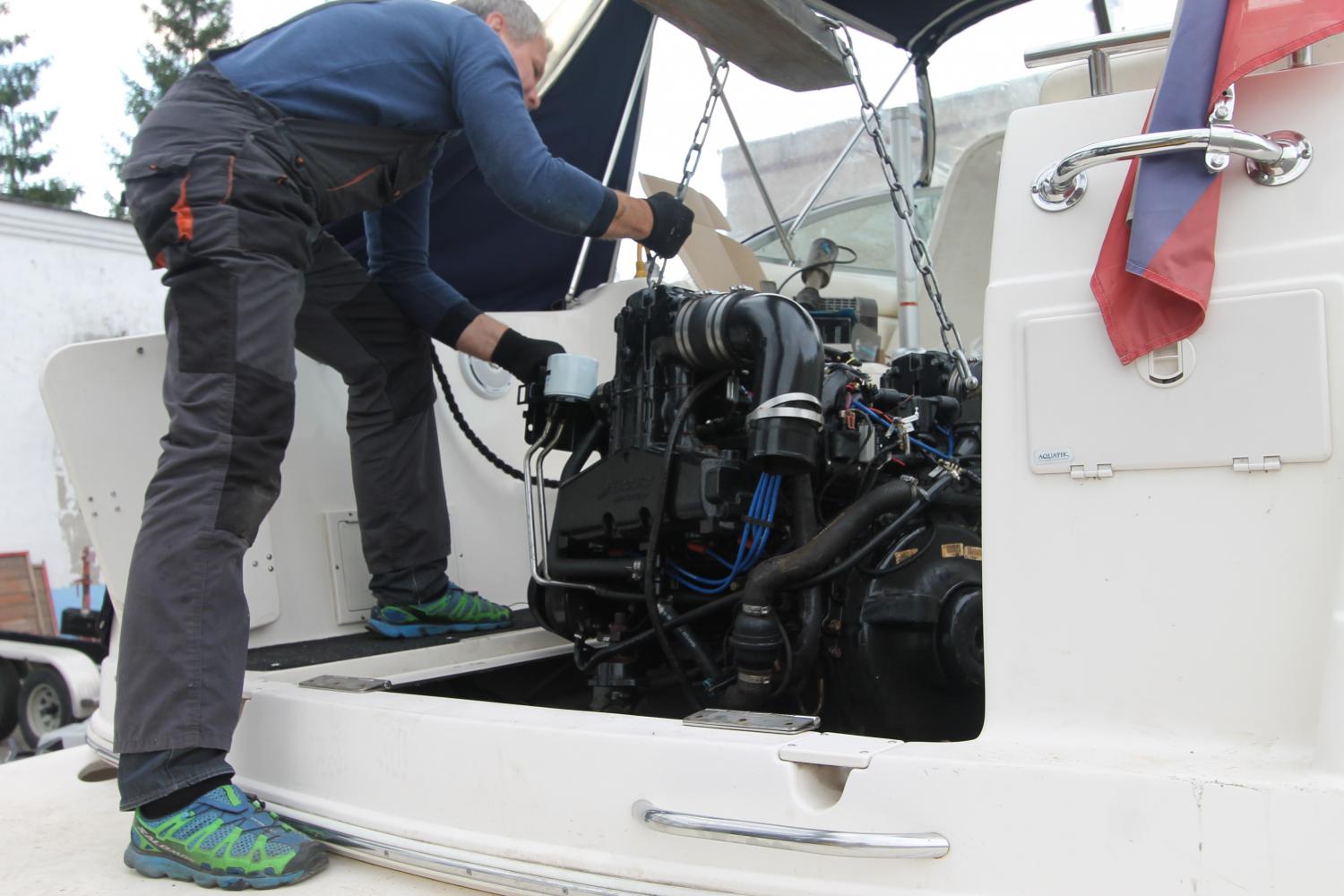 Замена транцевой сборки. Монтаж оборудования на катер Rinker 250 Fiesta vee