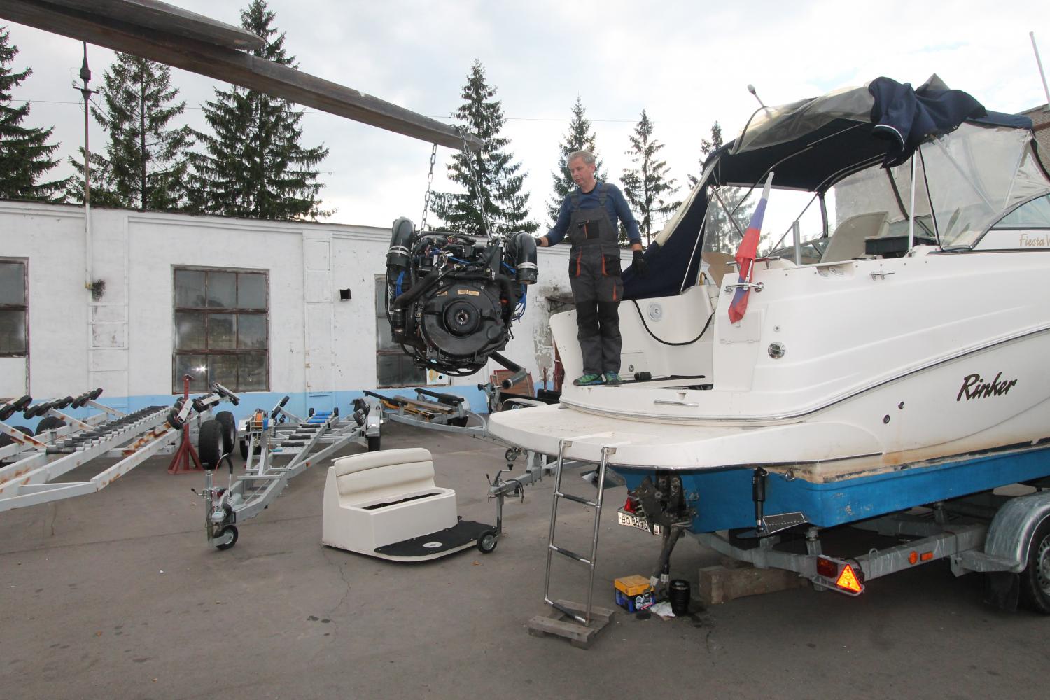 Замена транцевой сборки. Монтаж оборудования на катер Rinker 250 Fiesta vee