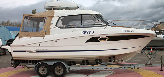 Монтаж оборудования и двух двигателей MERCURY 150 на Beneteau 8.80