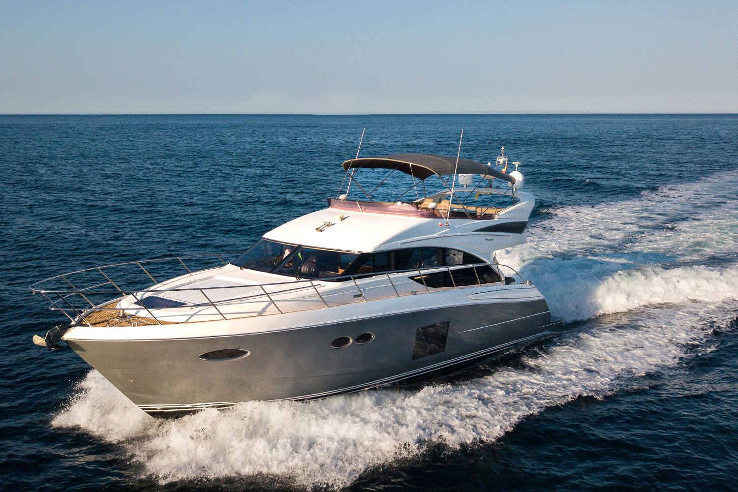 Экстерьер Princess 56<br/>M/Y Paradise 2015