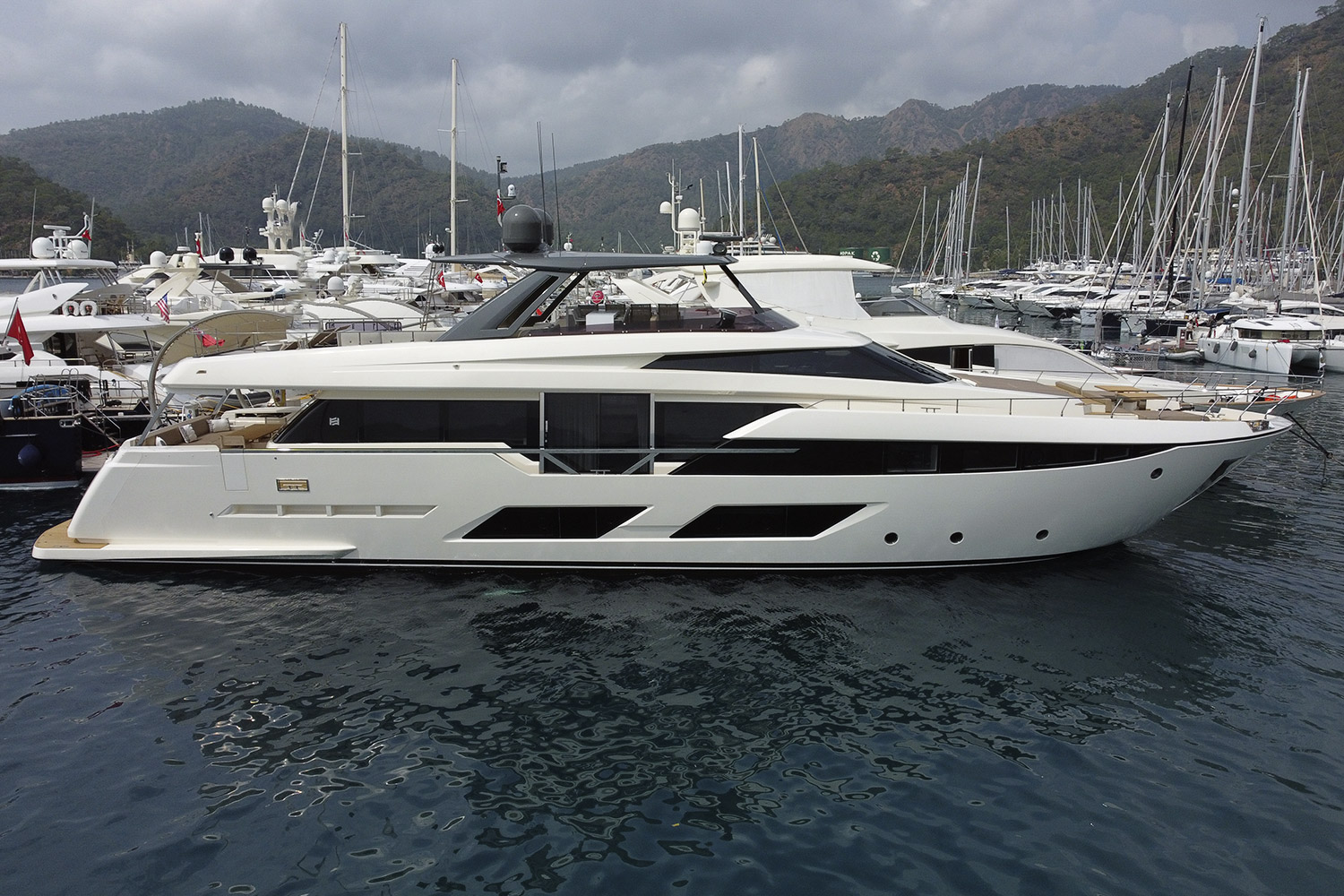 Экстерьер Ferretti 920