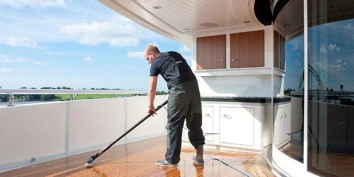 yacht-cleaning